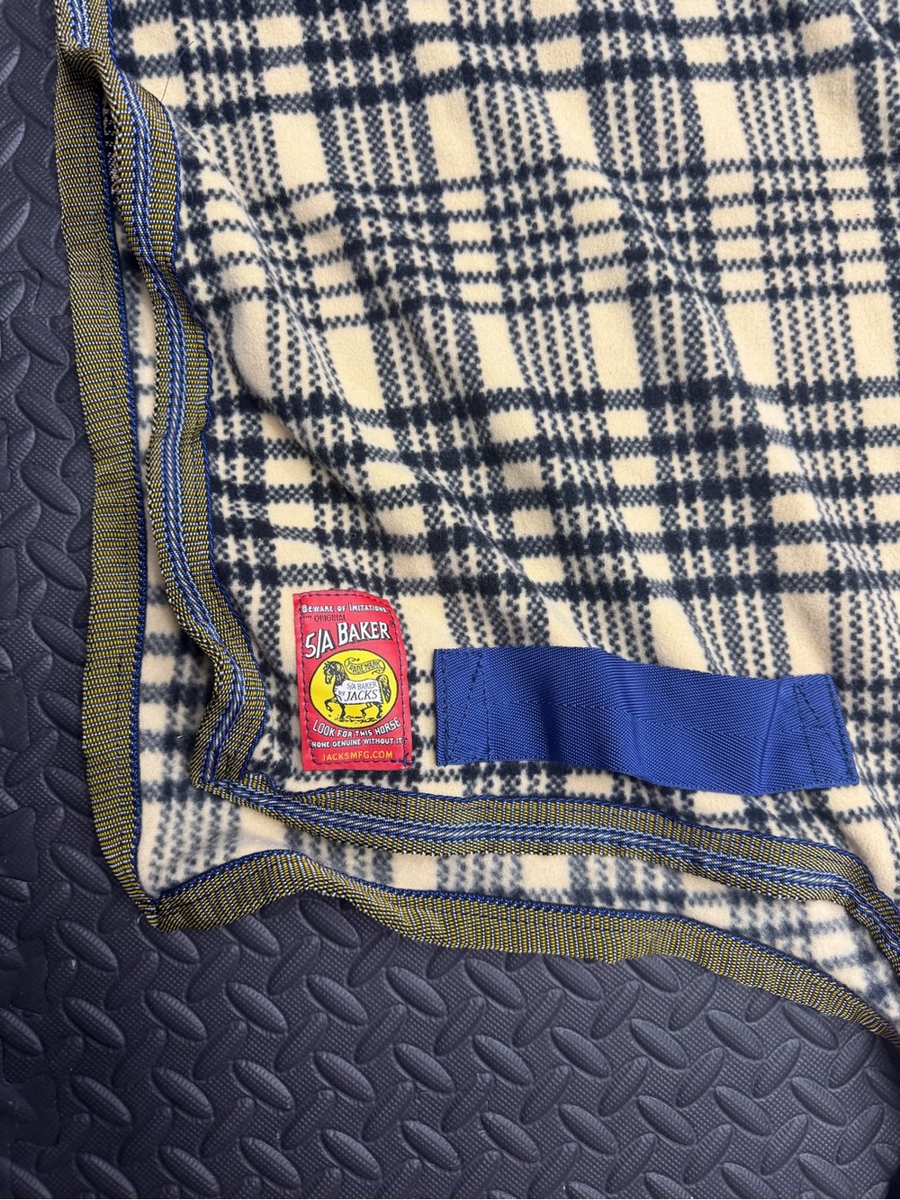 5/A Baker Fleece Quarter Sheet - Size Large - Picture 4 of 7